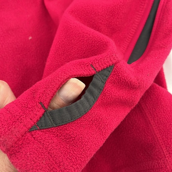The North Face Red Fleece Pullover M - Picture 5 of 5